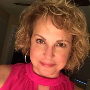 Meet your Posher, Zelia